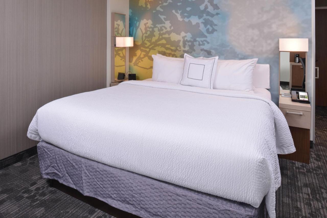 Courtyard By Marriott Boston Littleton Hotel Bagian luar foto