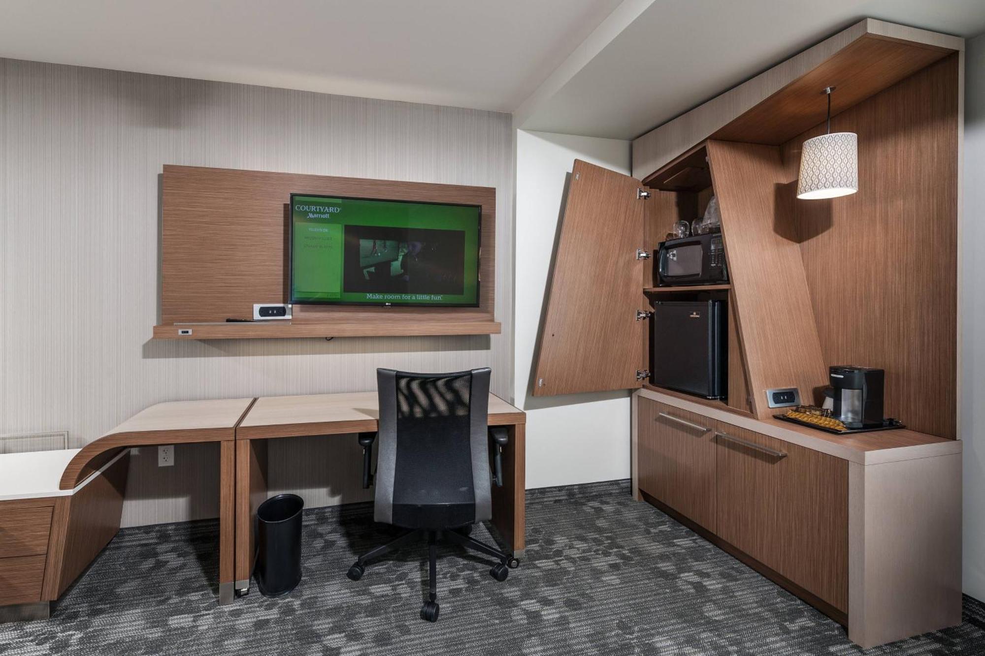 Courtyard By Marriott Boston Littleton Hotel Bagian luar foto