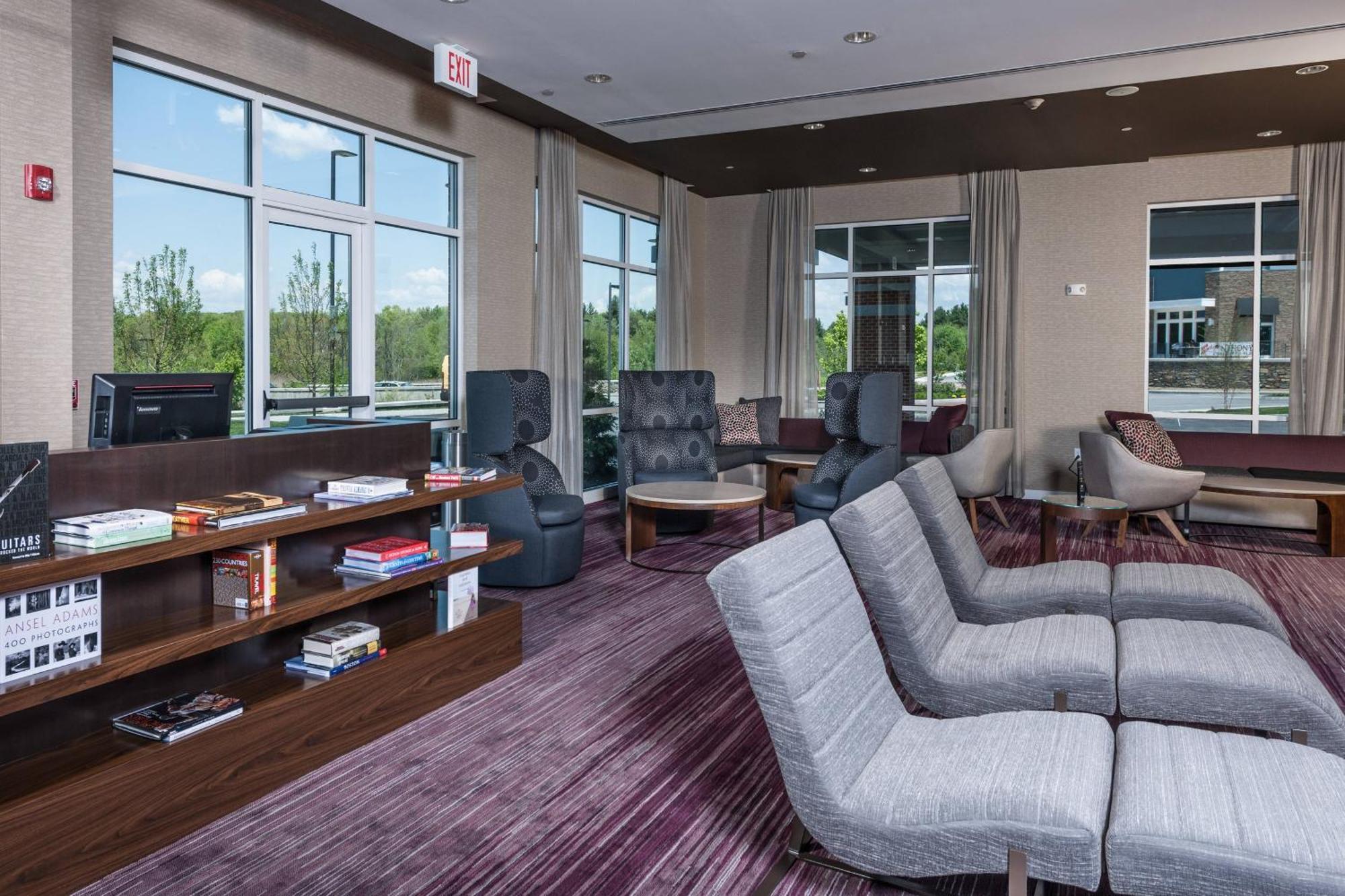 Courtyard By Marriott Boston Littleton Hotel Bagian luar foto