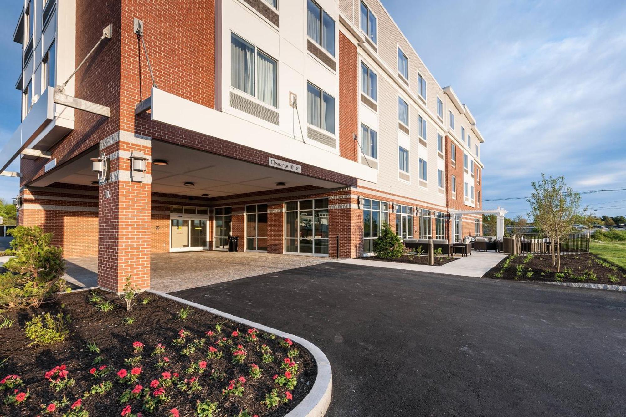 Courtyard By Marriott Boston Littleton Hotel Bagian luar foto