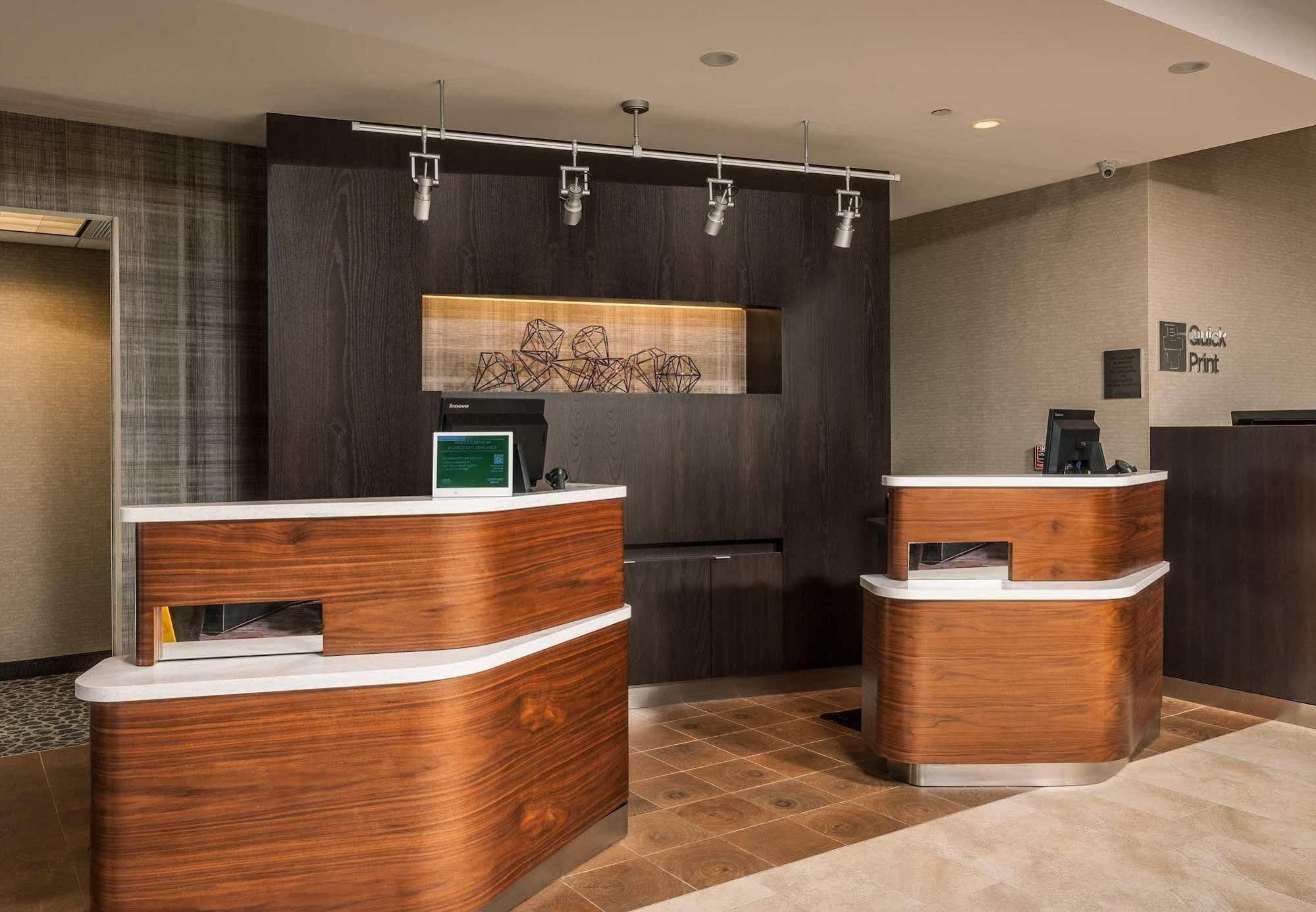 Courtyard By Marriott Boston Littleton Hotel Bagian luar foto