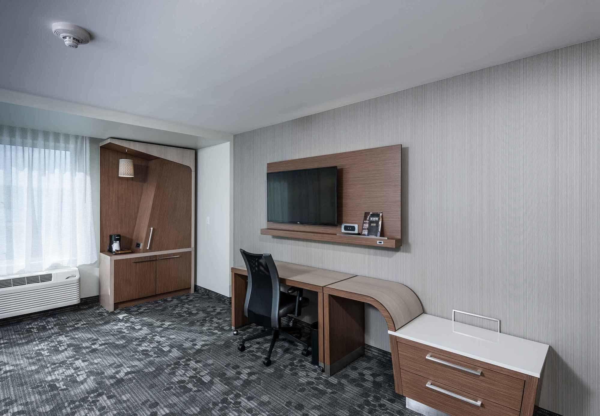 Courtyard By Marriott Boston Littleton Hotel Bagian luar foto