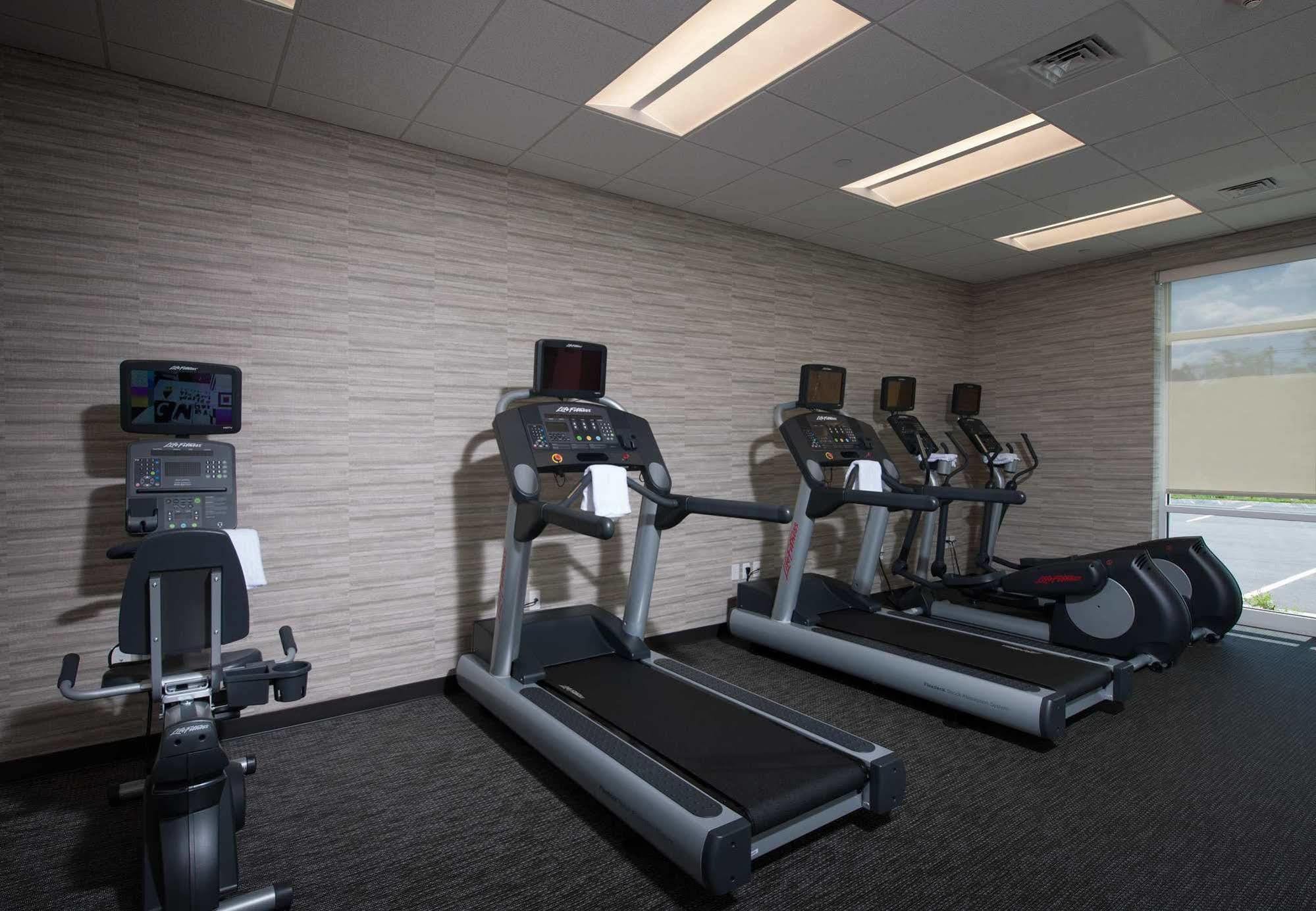 Courtyard By Marriott Boston Littleton Hotel Bagian luar foto
